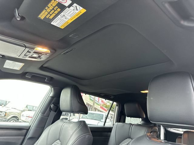 Used 2021 Toyota Highlander XSE FWD image 22