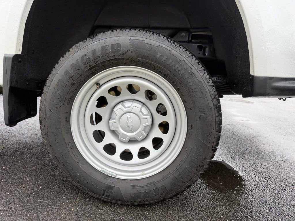 Used 2024 Chevrolet Colorado W/T image 7