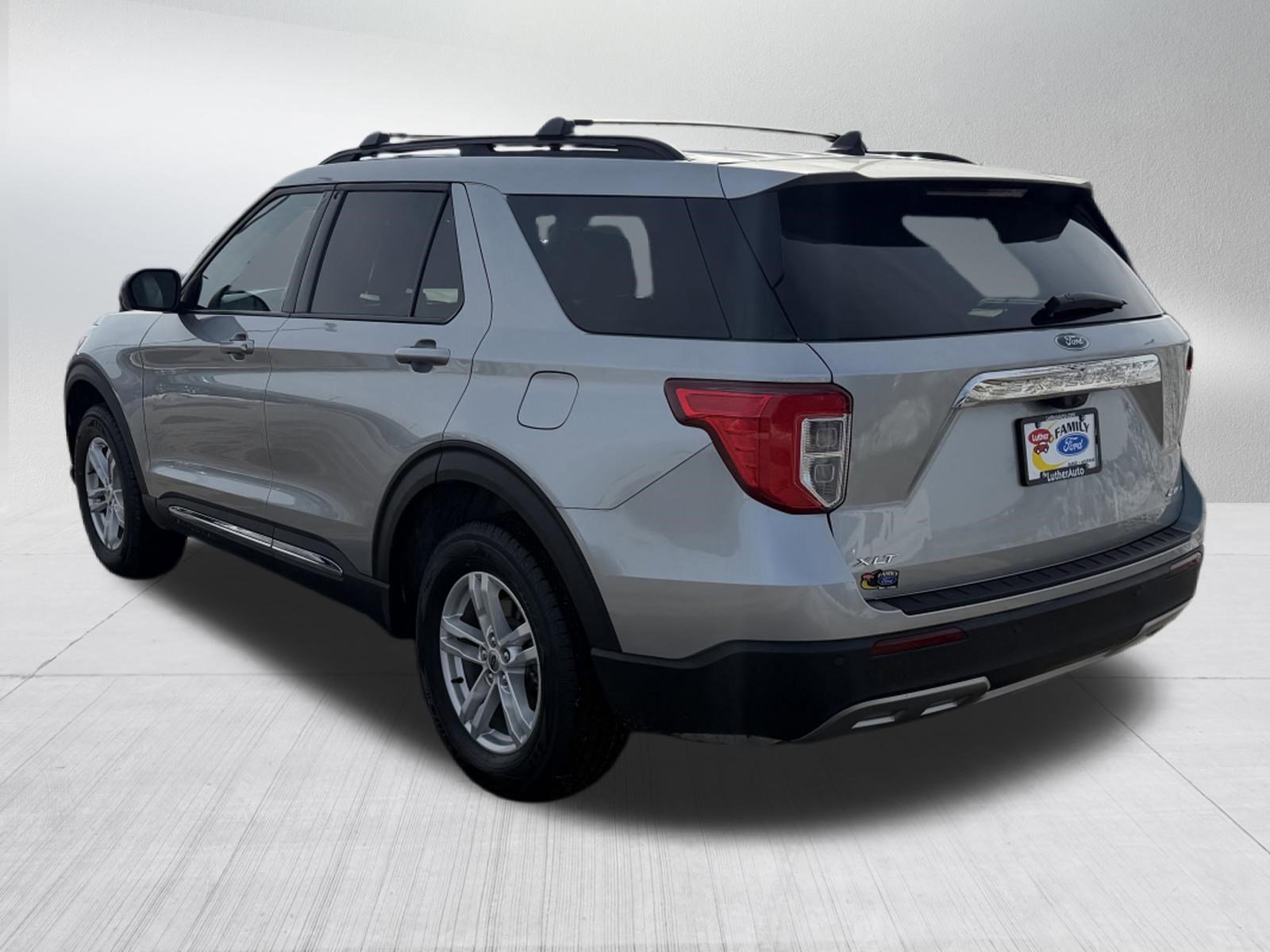 Certified 2023 Ford Explorer XLT w/ Equipment Group 202A image 3