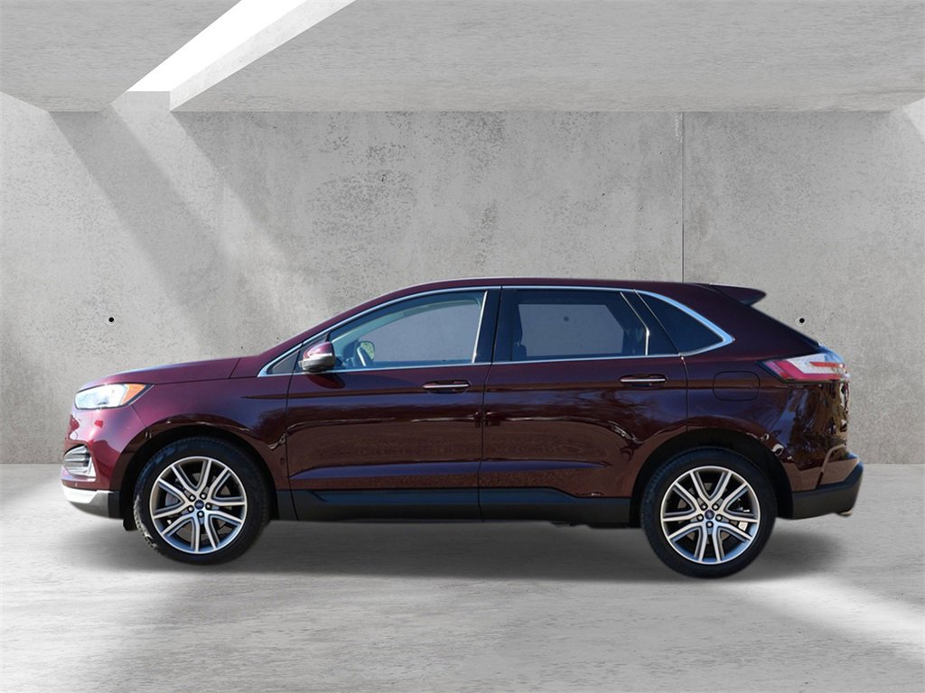 Certified 2022 Ford Edge Titanium w/ Class II Trailer Tow Package image 5