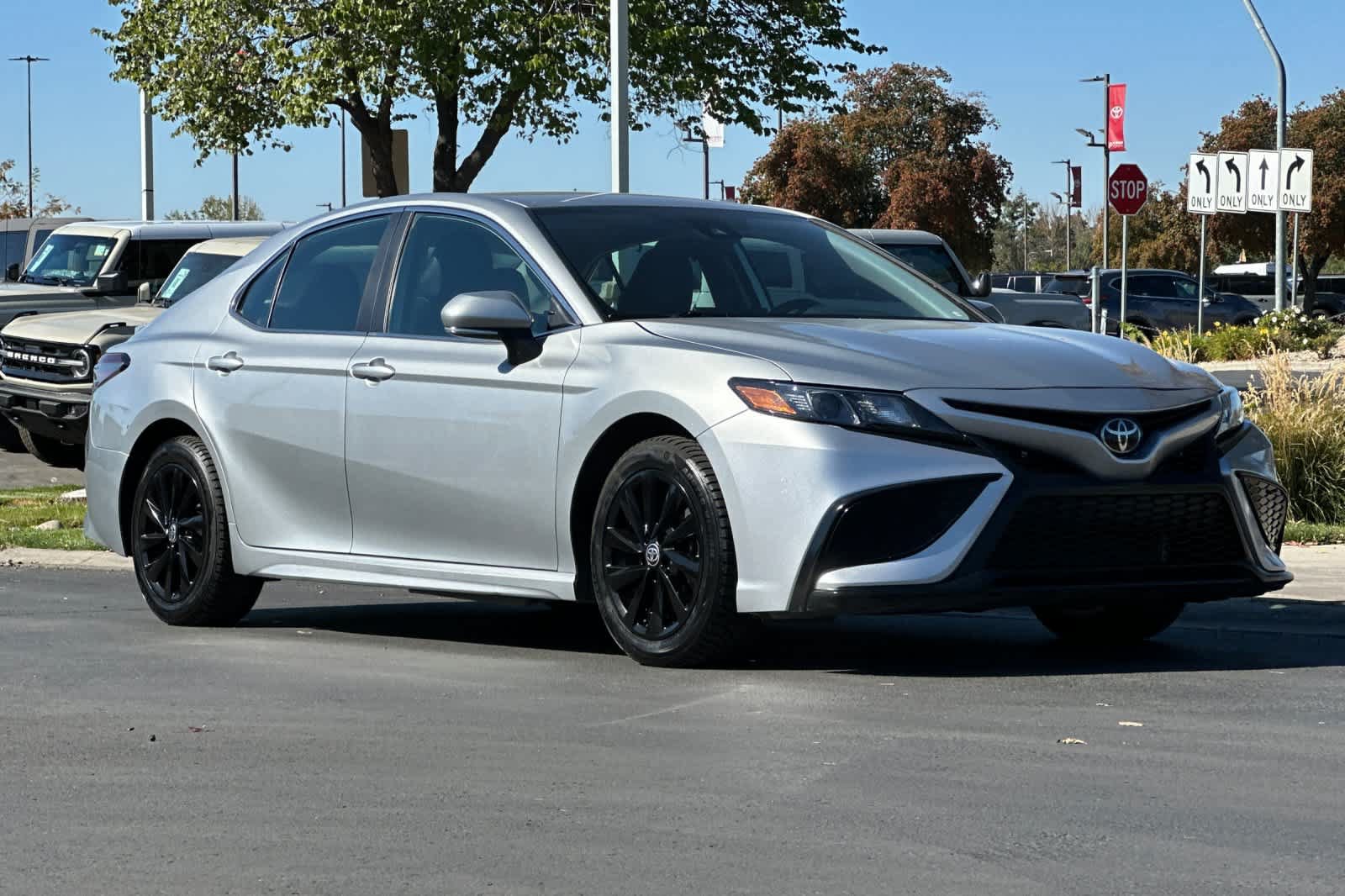 Used 2024 Toyota Camry SE FWD image 9
