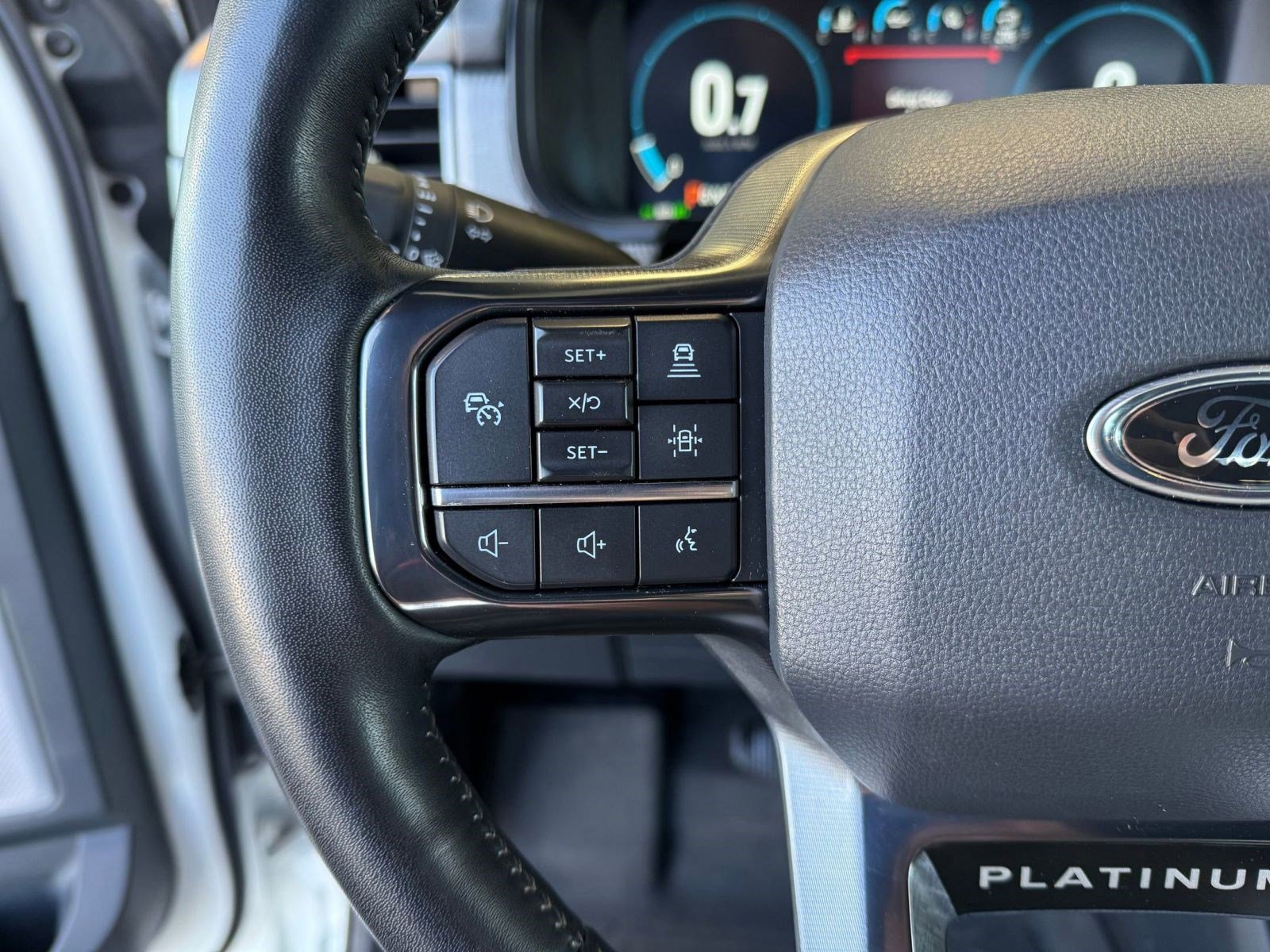 Certified 2022 Ford F150 Platinum w/ Equipment Group 701A High image 18