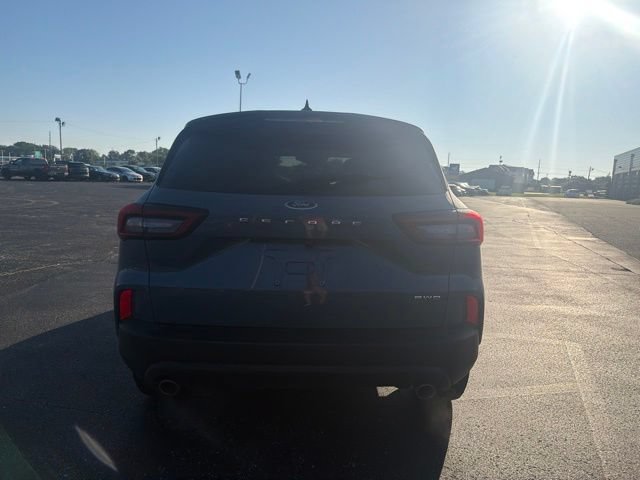Certified 2025 Ford Escape ST-Line Select AWD/4WD image 4