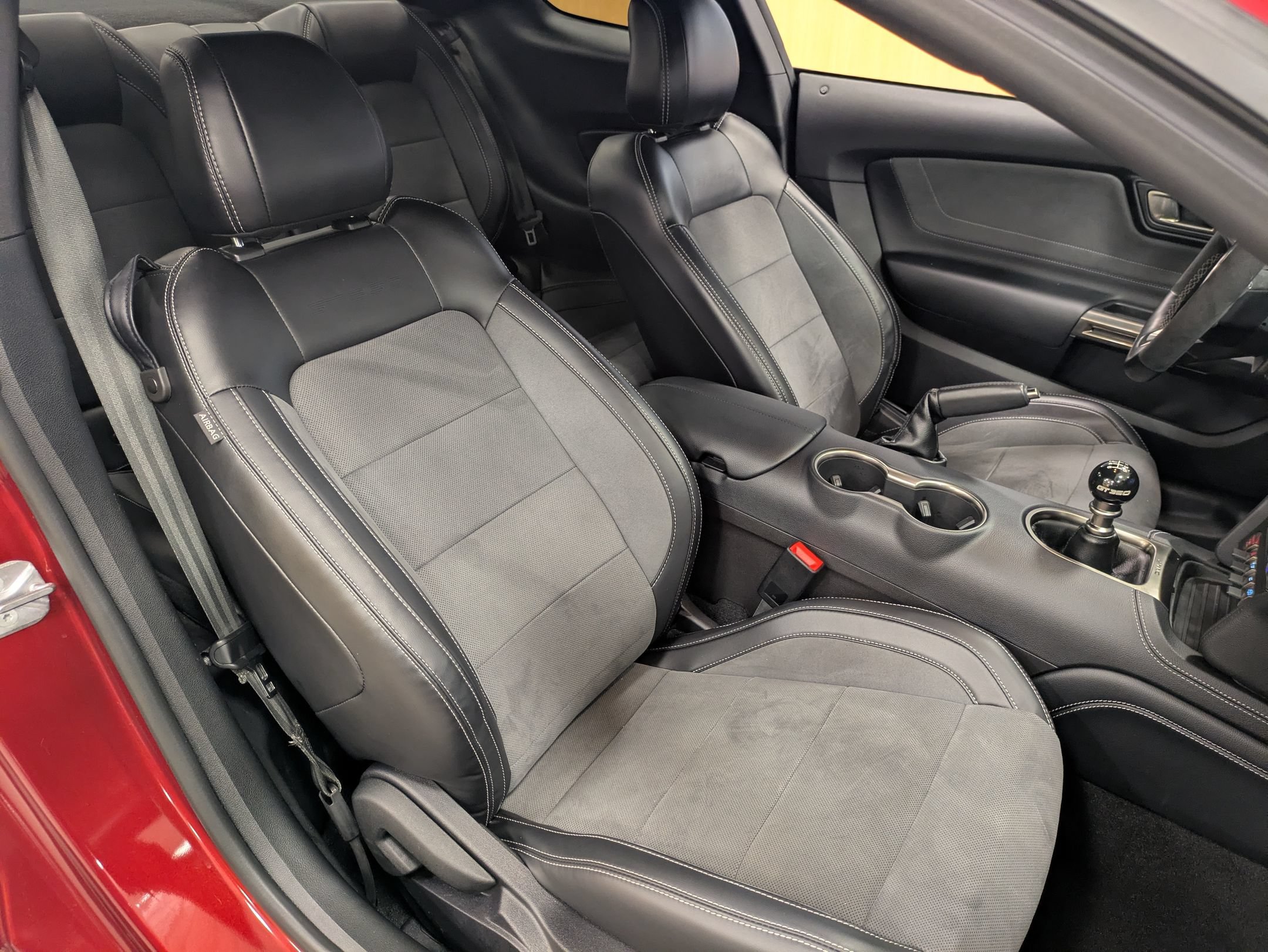 Certified 2019 Ford Mustang Shelby GT350 w/ Technology Package RWD image 34
