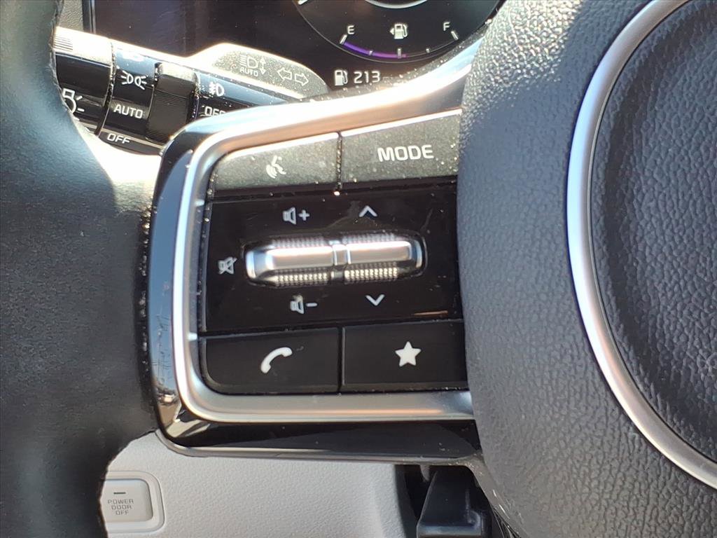 Used 2022 Kia Carnival SX Prestige image 30