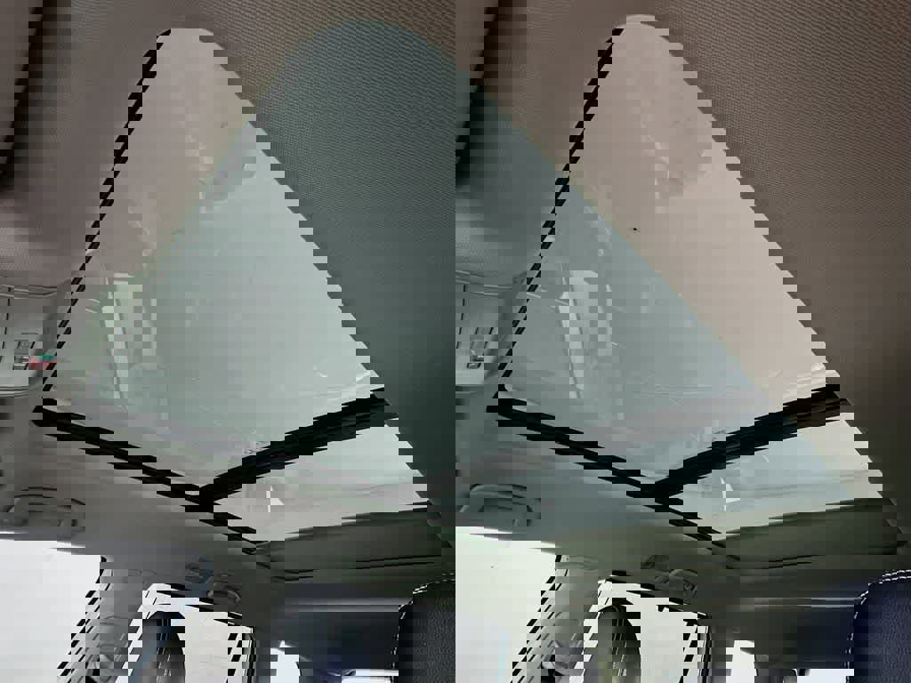 Used 2022 Volkswagen Atlas SEL Premium image 31