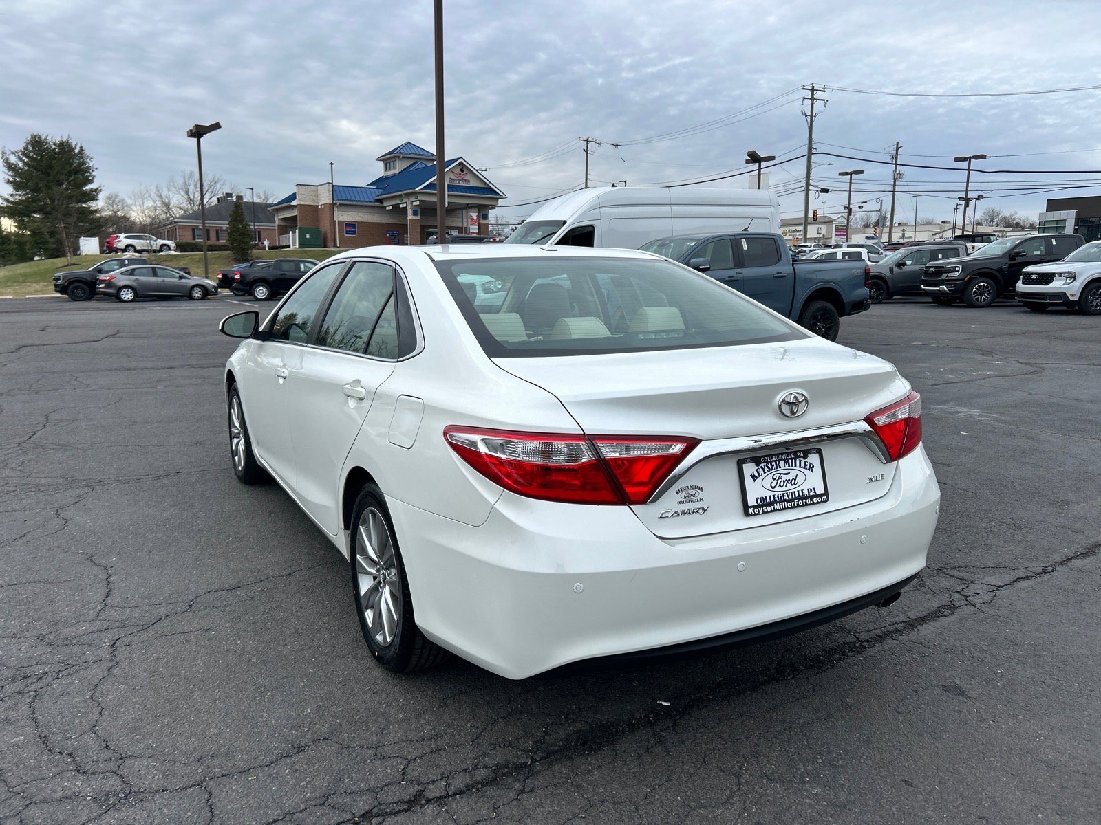 Used 2017 Toyota Camry XLE image 10