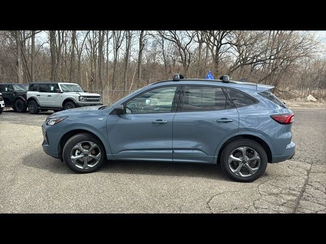 Certified 2023 Ford Escape ST-Line w/ Tech Pack #1 AWD/4WD image 6