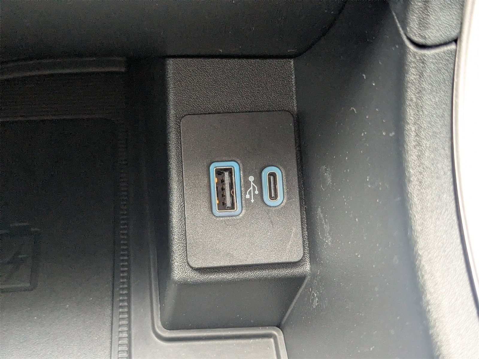 Certified 2024 Ford Edge ST-Line image 23