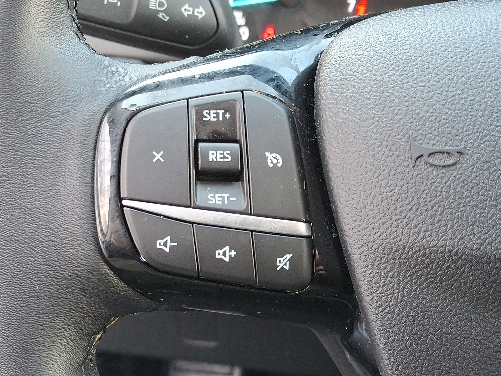 Certified 2022 Ford Escape SE w/ SE Sport Appearance Package image 25