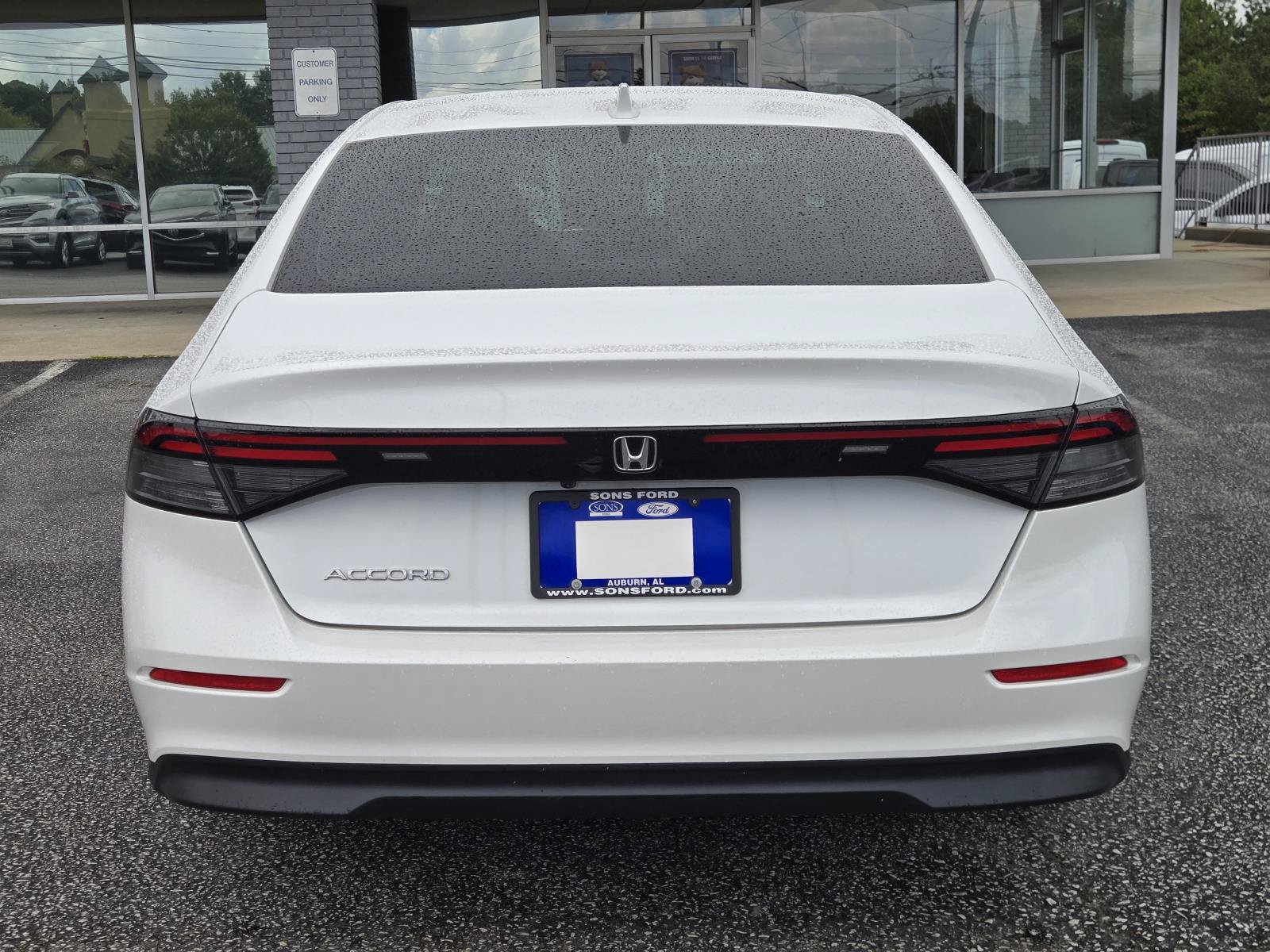 Used 2024 Honda Accord EX image 9