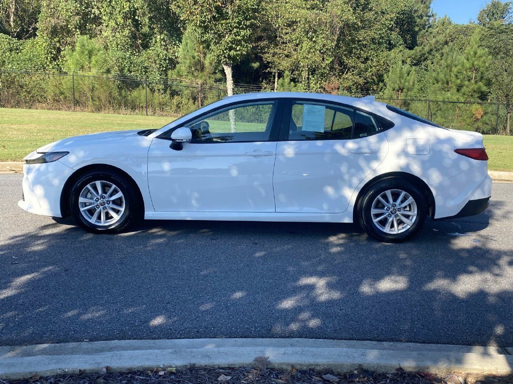 Used 2026 Toyota Camry LE FWD image 11