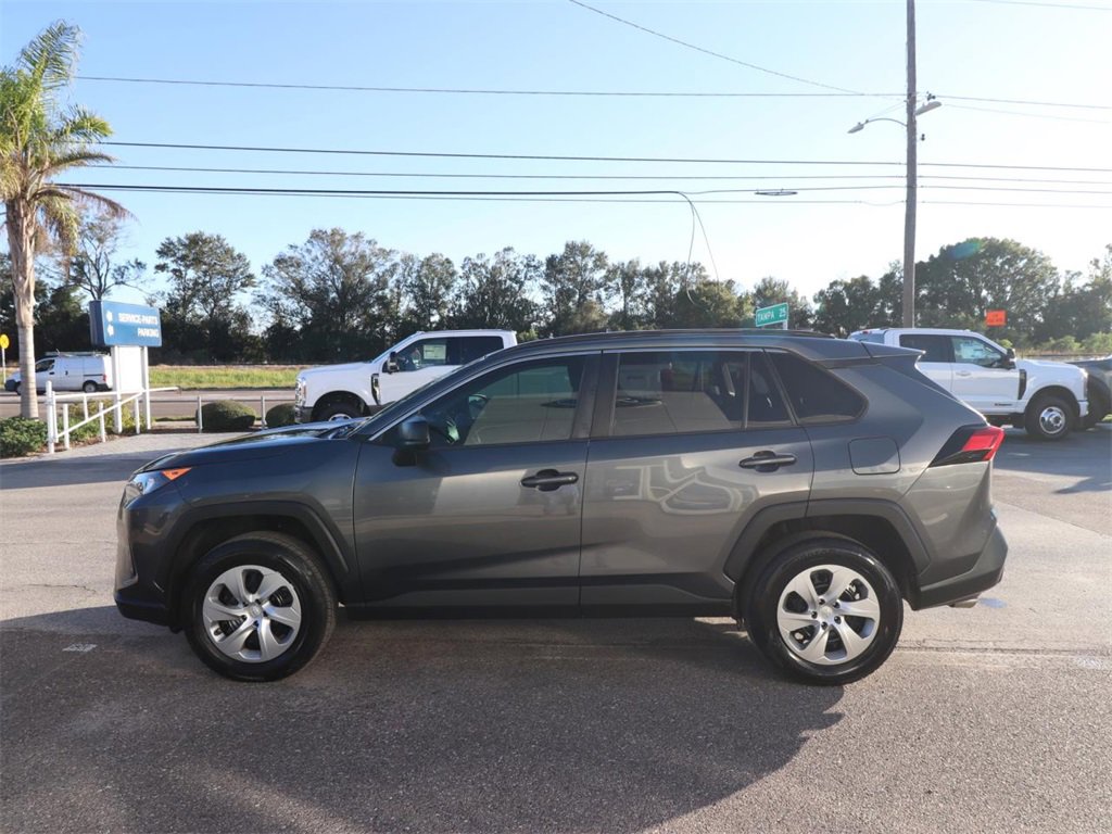 Used 2020 Toyota RAV4 LE image 5