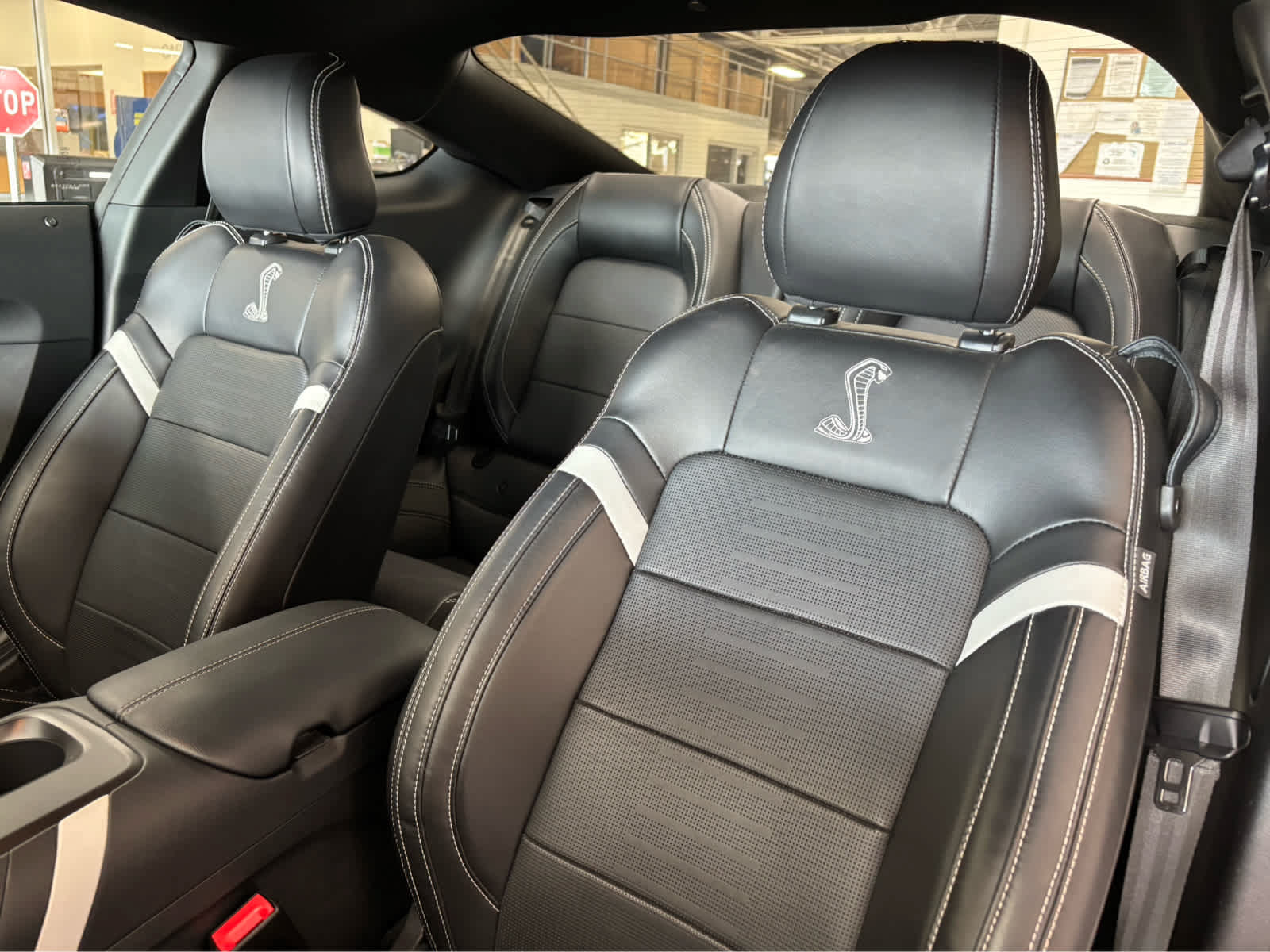 Certified 2020 Ford Mustang Shelby GT500 w/ Technology Package RWD image 26