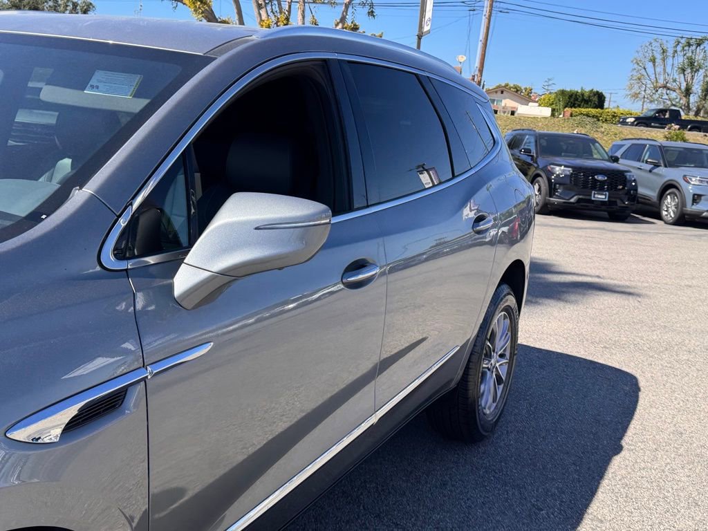 Used 2024 Buick Enclave Premium image 9