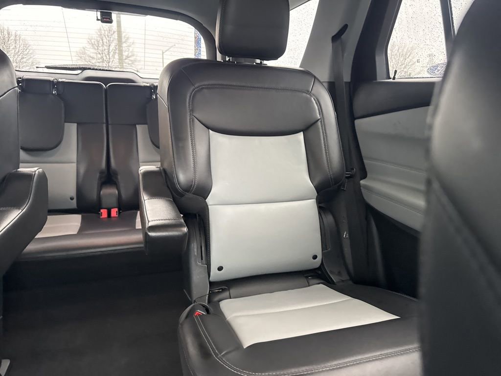 Certified 2022 Ford Explorer XLT w/ Equipment Group 202A image 15