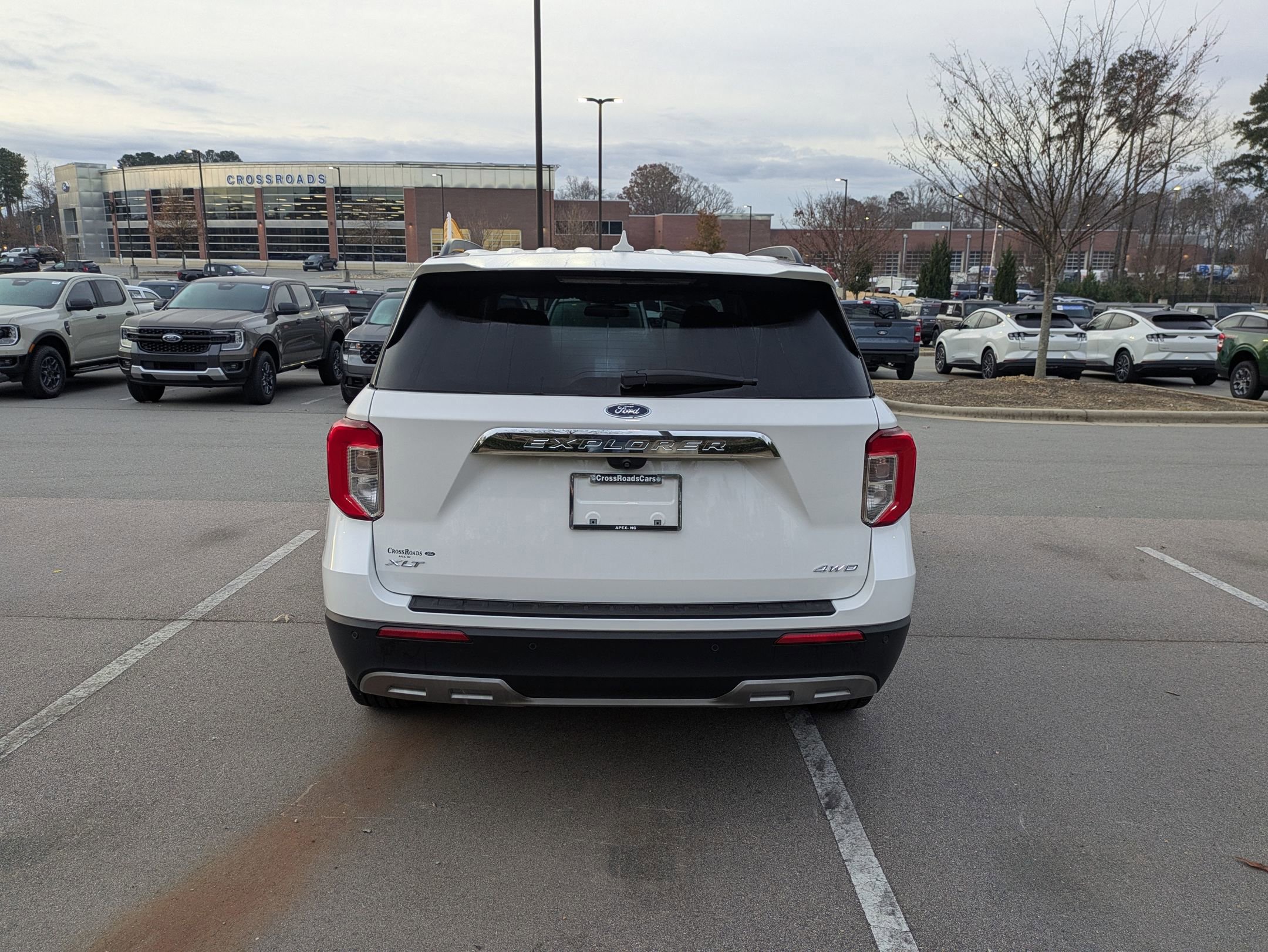 Certified 2022 Ford Explorer XLT w/ Equipment Group 202A image 5