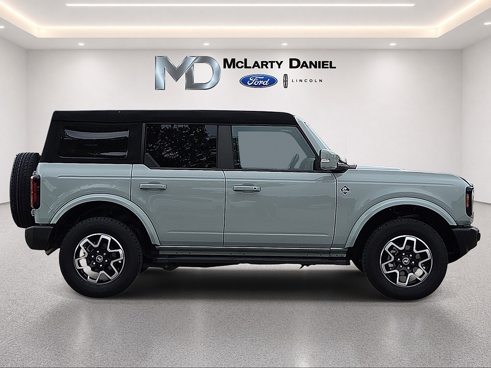 Certified 2024 Ford Bronco Outer Banks AWD/4WD image 6