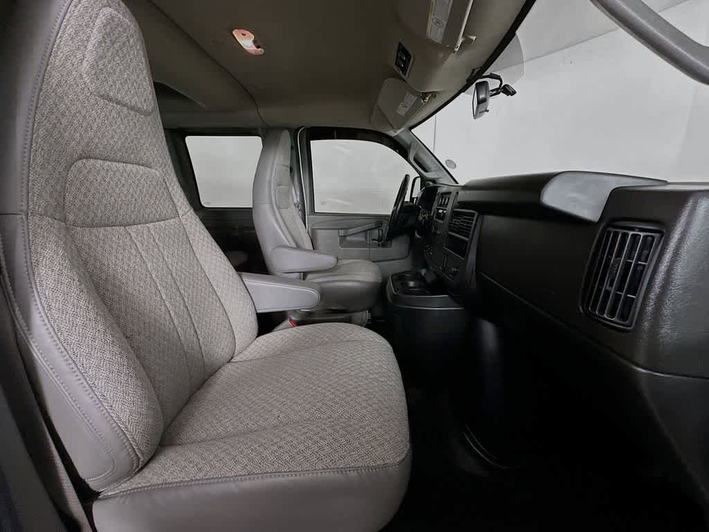 Used 2023 GMC Savana 2500 RWD image 13