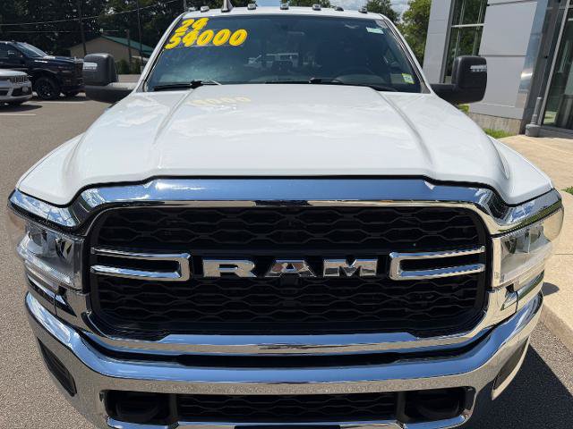 Used 2024 RAM 3500 Tradesman w/ Chrome Appearance Group AWD/4WD image 5