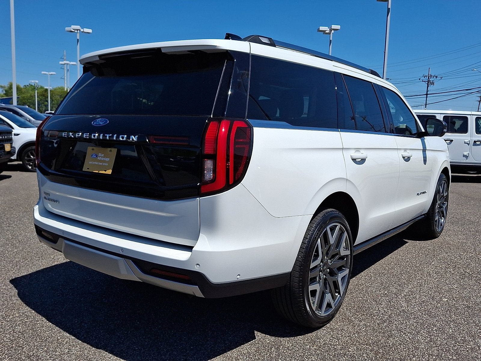 Certified 2025 Ford Expedition Platinum w/ Platinum Ultimate Package AWD/4WD image 10