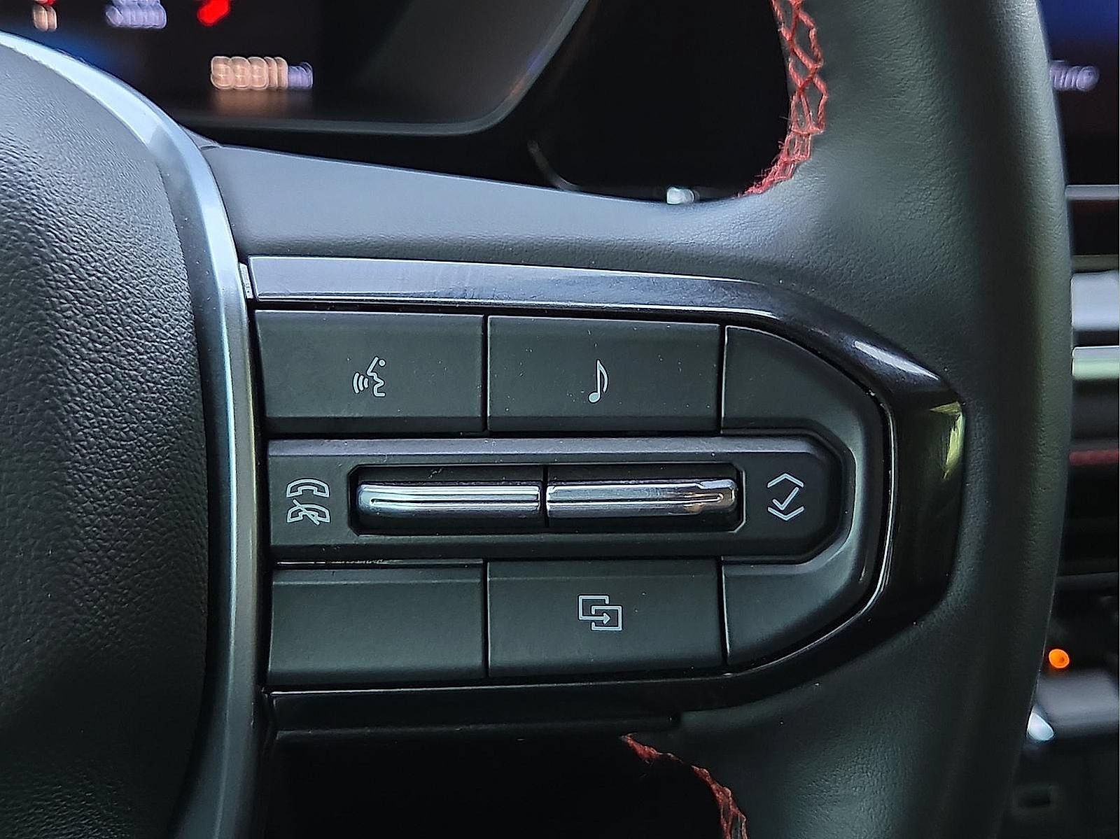 Used 2024 Chevrolet Colorado Z71 w/ Advanced Trailering Package AWD/4WD image 19