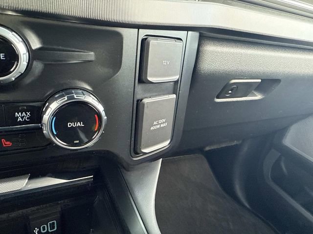 Certified 2025 Ford F250 Platinum w/ FX4 Off-Road Package image 32