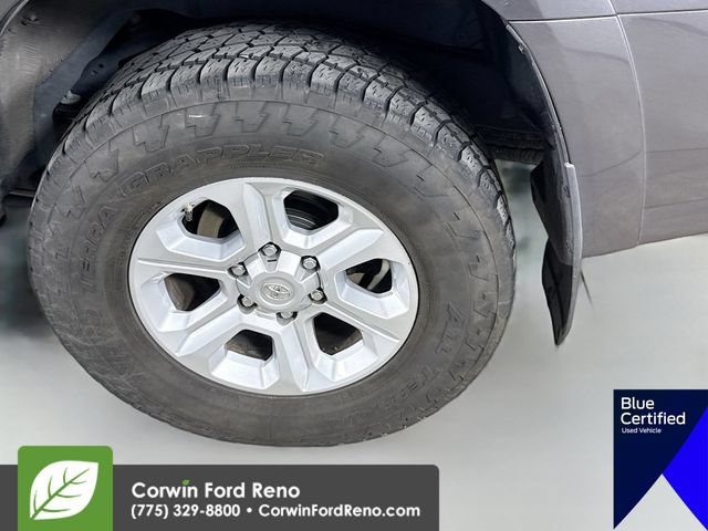 Used 2021 Toyota 4Runner SR5 AWD/4WD image 33