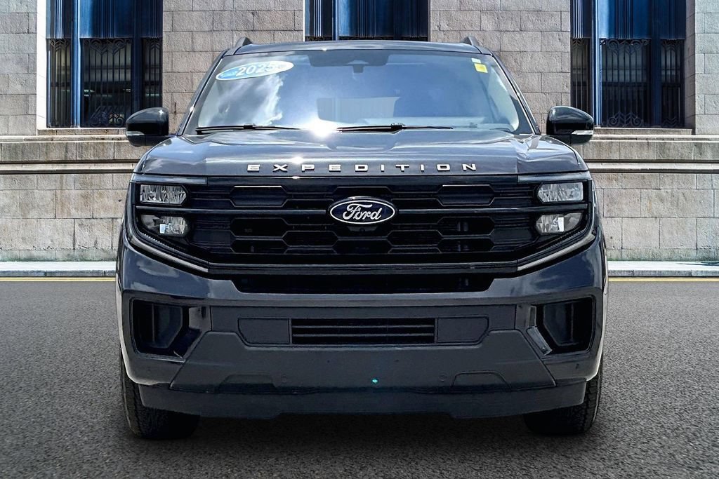 Certified 2025 Ford Expedition Max Active AWD/4WD image 3