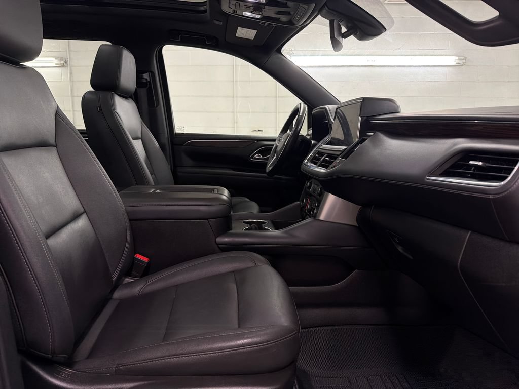 Used 2022 Chevrolet Tahoe Z71 w/ Luxury Package AWD/4WD image 30