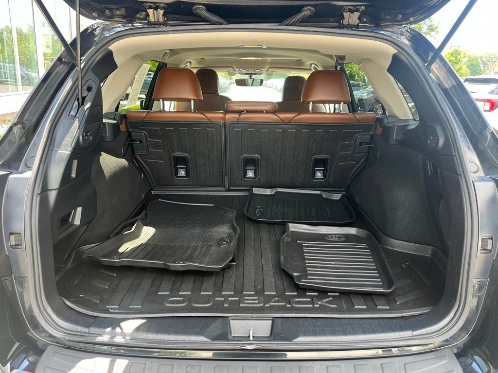 Used 2018 Subaru Outback 2.5i Touring AWD/4WD image 12