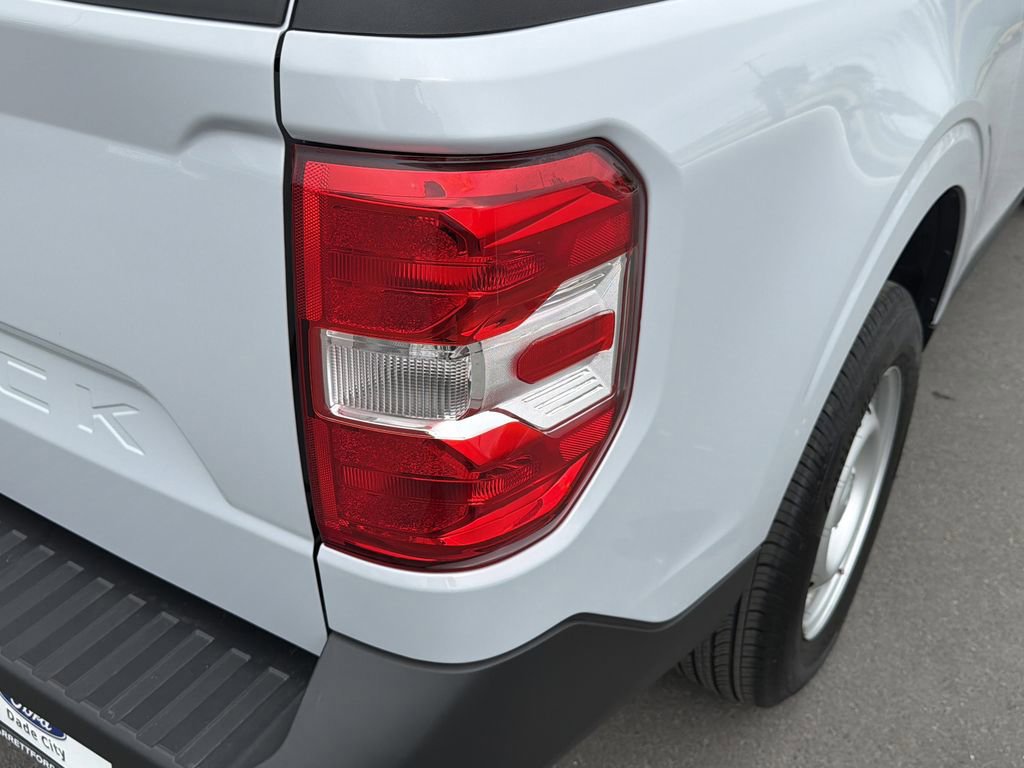 Certified 2025 Ford Maverick XL image 9