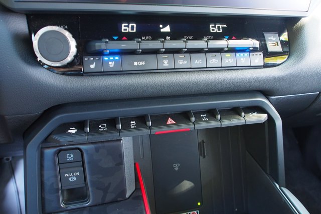 Used 2025 Toyota Tundra TRD Pro AWD/4WD image 27