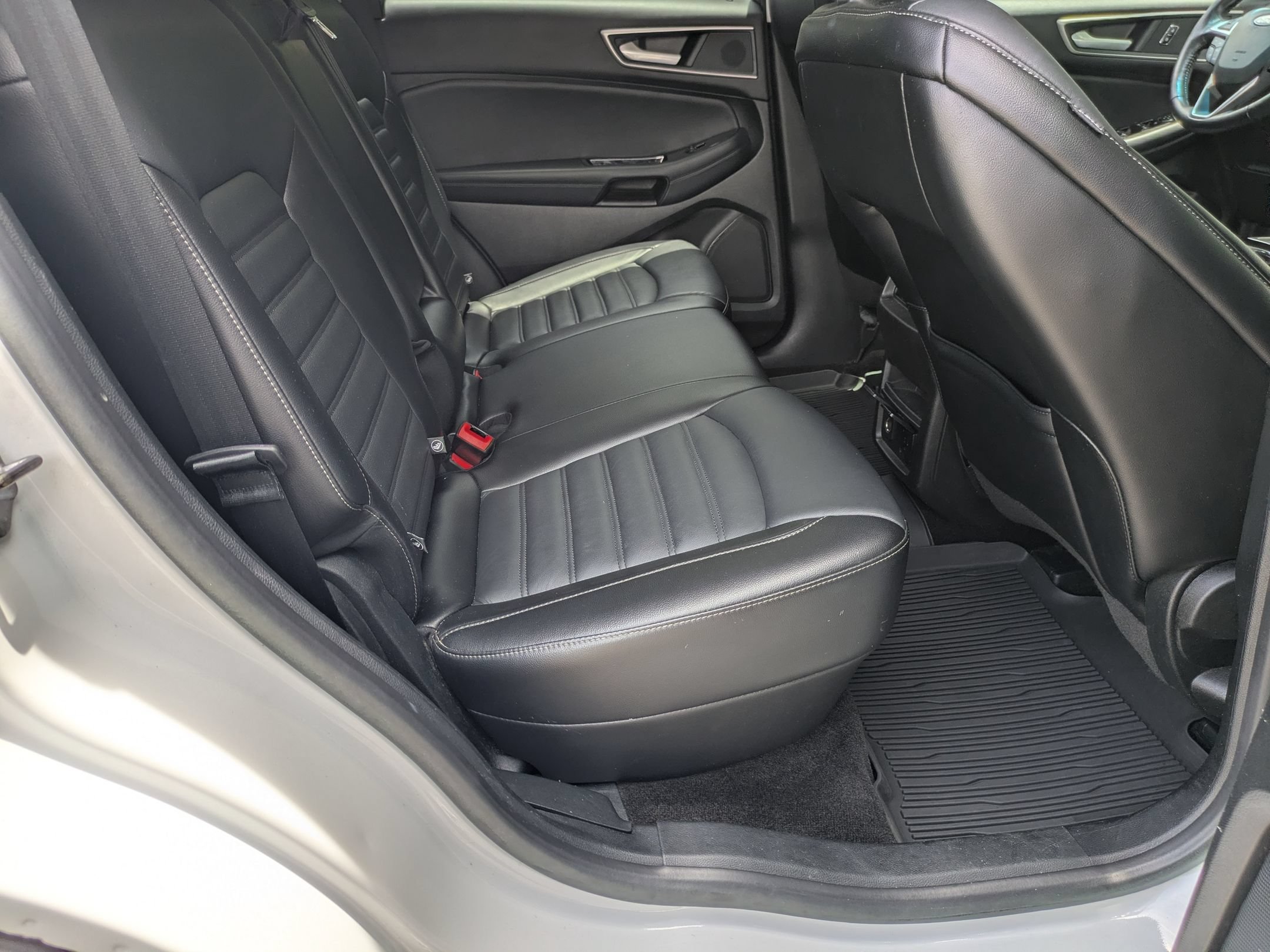 Certified 2018 Ford Edge SEL w/ Equipment Group 201A AWD/4WD image 36