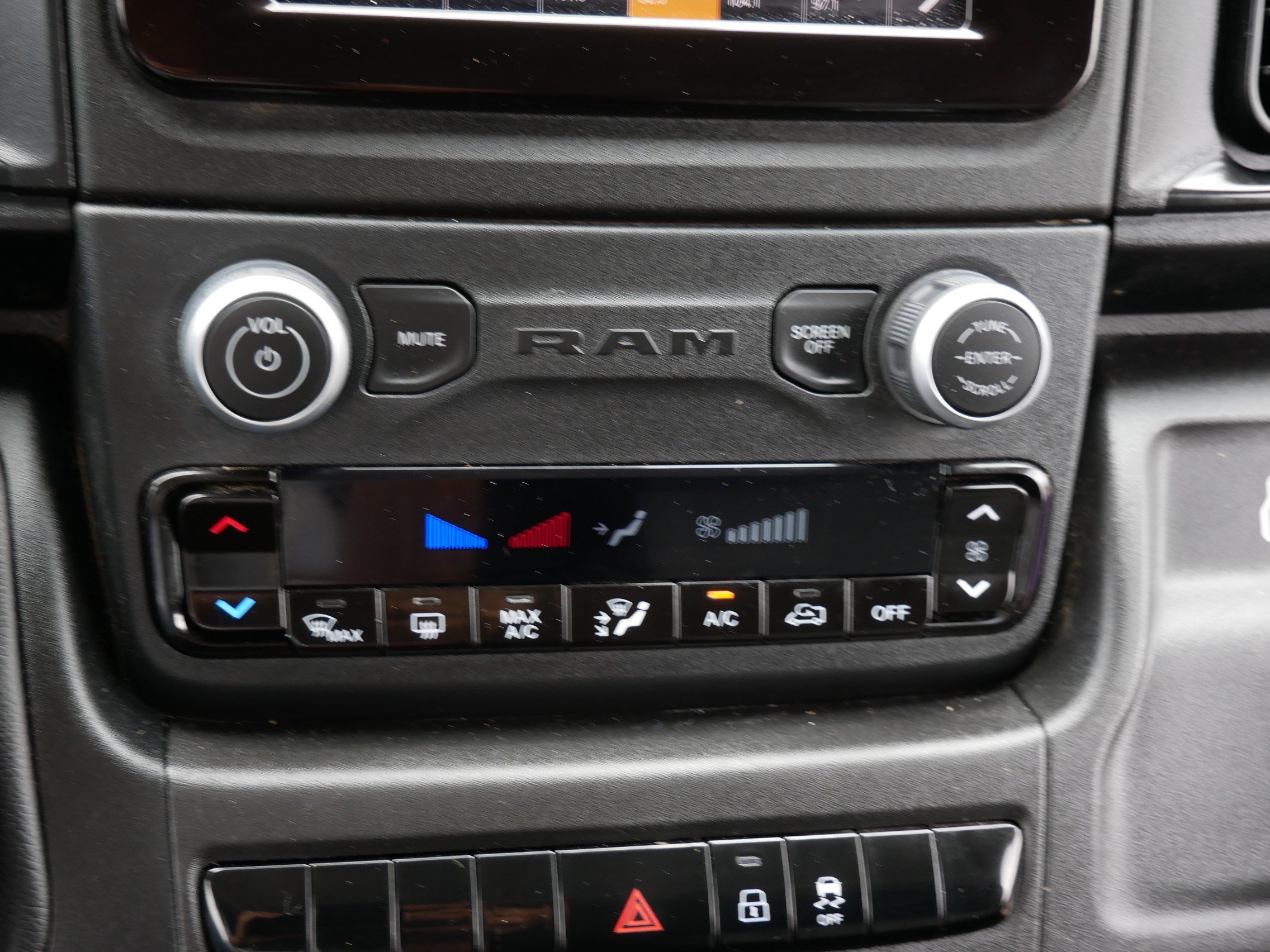 Used 2023 RAM ProMaster 2500 FWD image 23