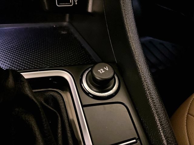 Used 2019 Volkswagen Jetta SEL w/ Cold Weather Package FWD image 31
