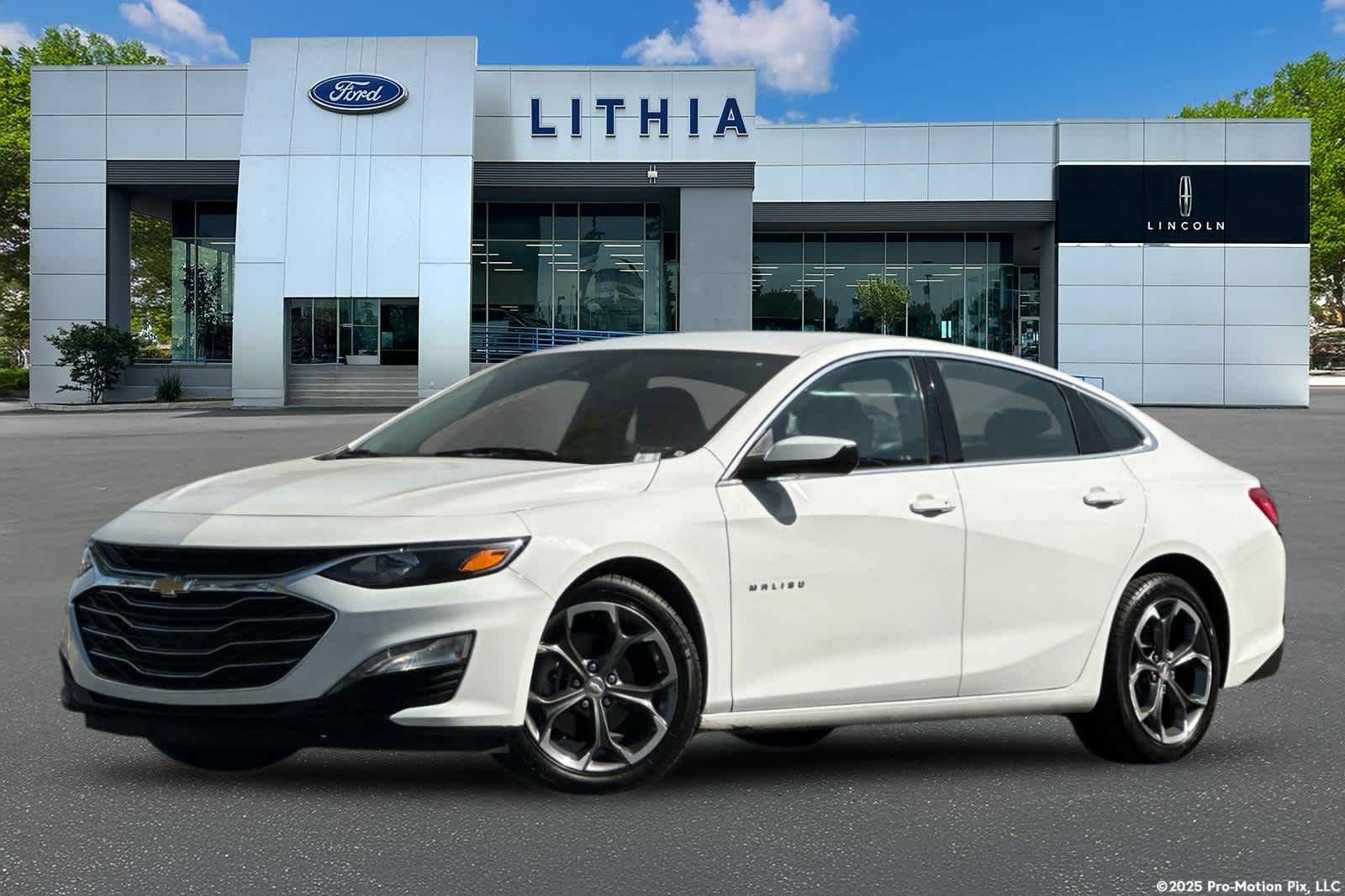 Used 2024 Chevrolet Malibu LT FWD image 1