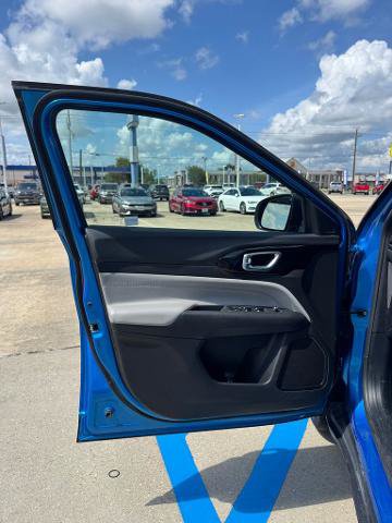 Used 2025 Jeep Compass Limited AWD/4WD image 8