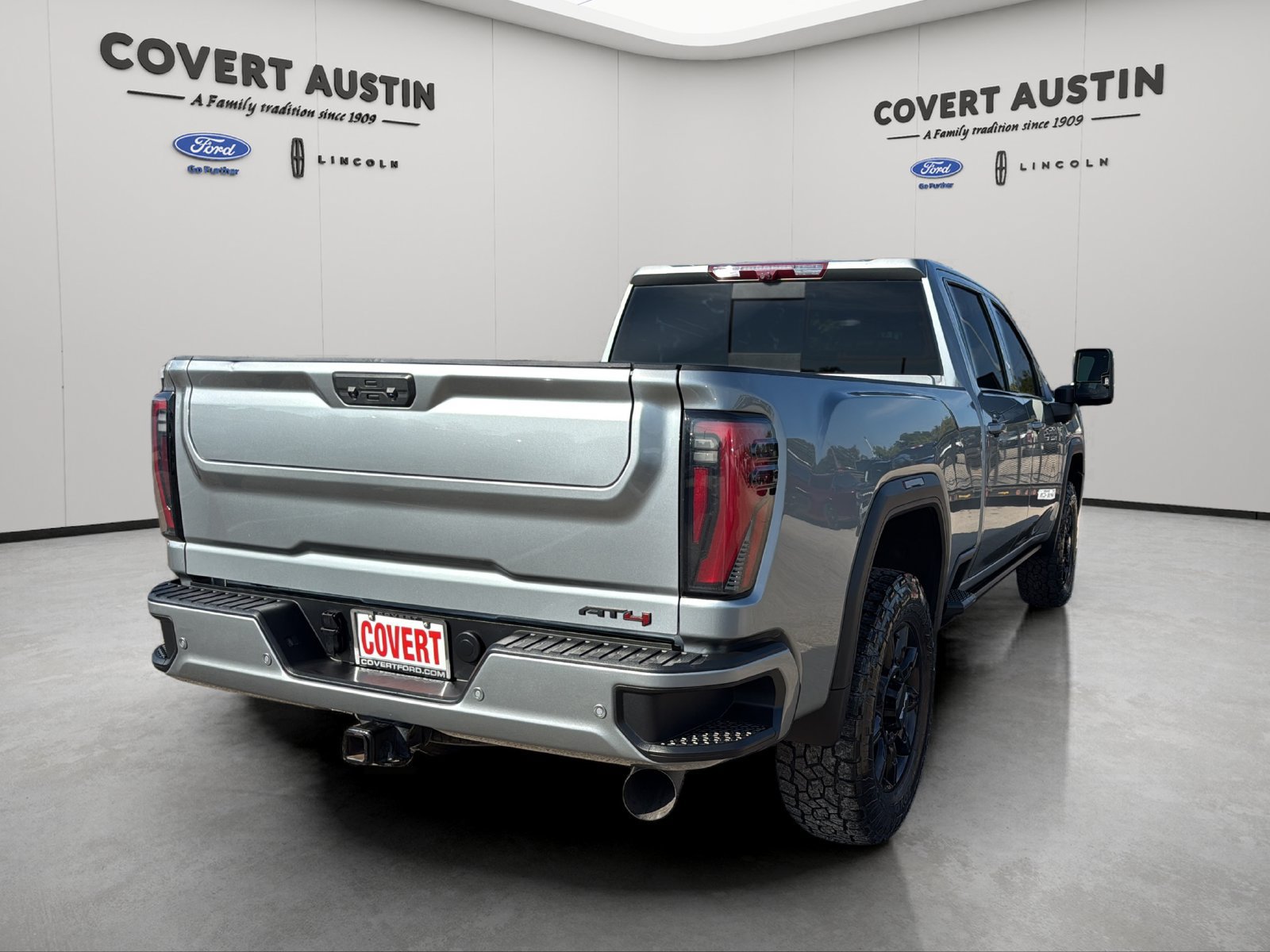 Used 2024 GMC Sierra 2500 AT4 w/ AT4 Premium Plus Package AWD/4WD image 5