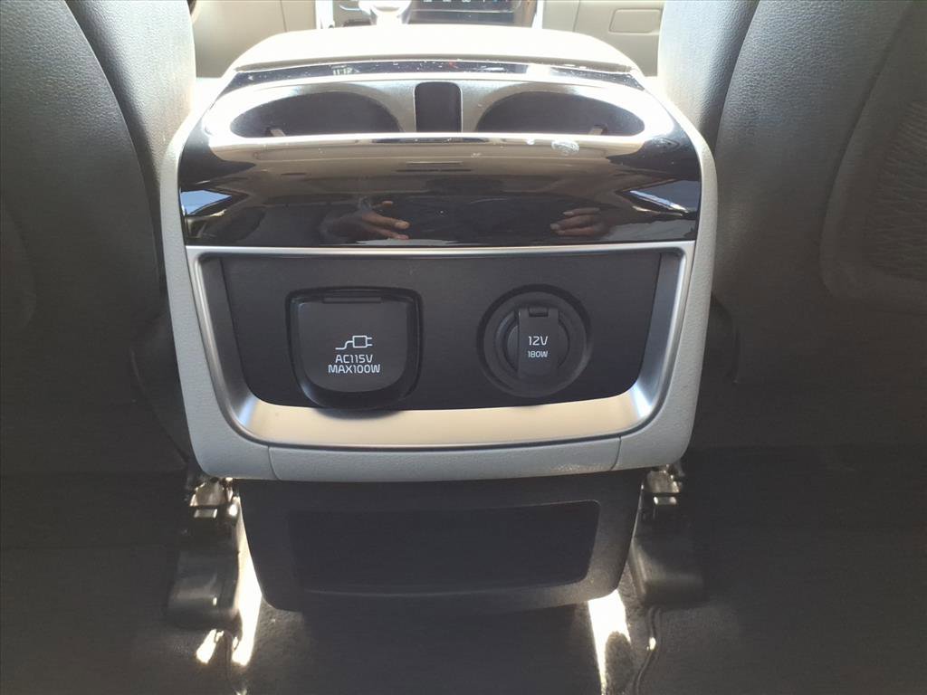 Used 2022 Kia Carnival SX Prestige image 17