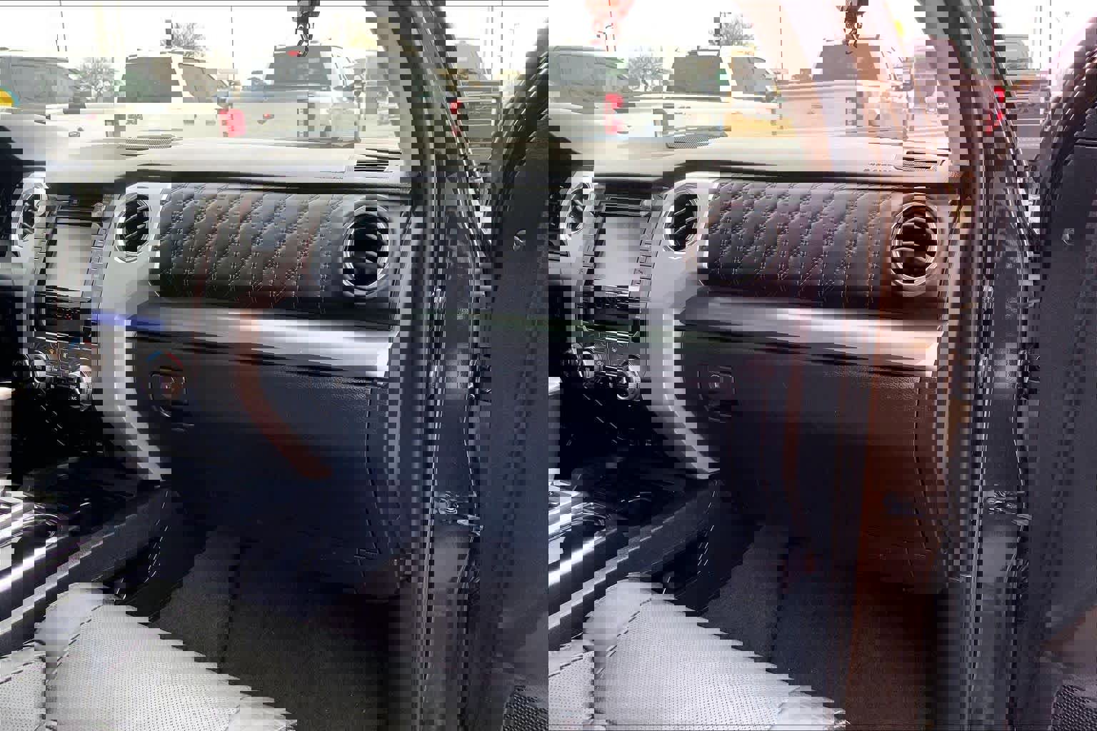 Used 2019 Toyota Tundra Platinum image 18