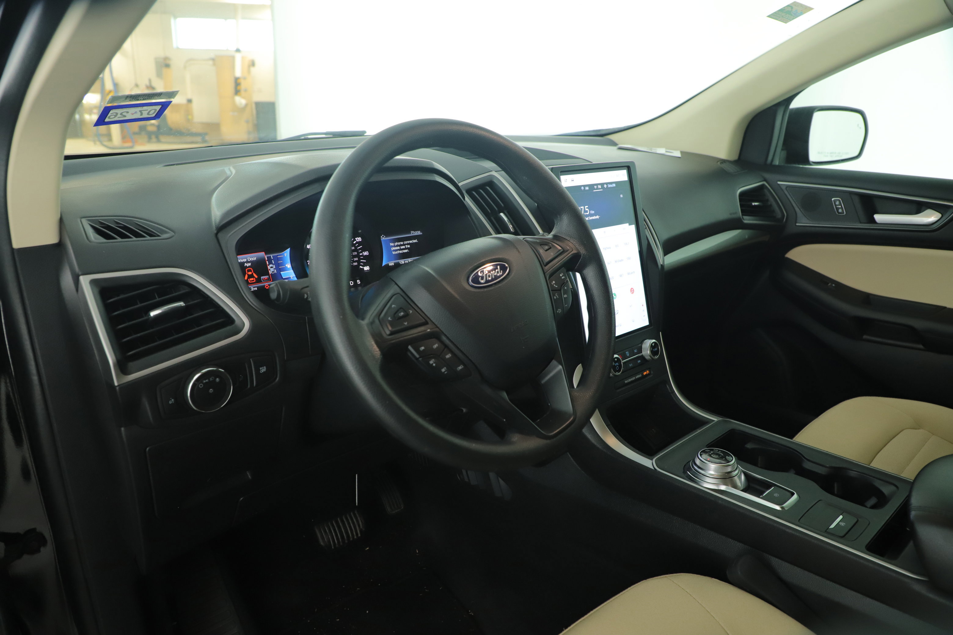 Certified 2024 Ford Edge SE image 23