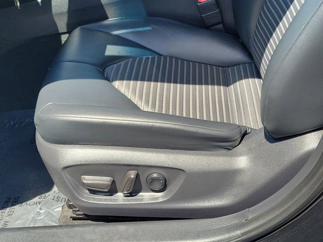 Used 2019 Toyota Camry SE FWD image 13