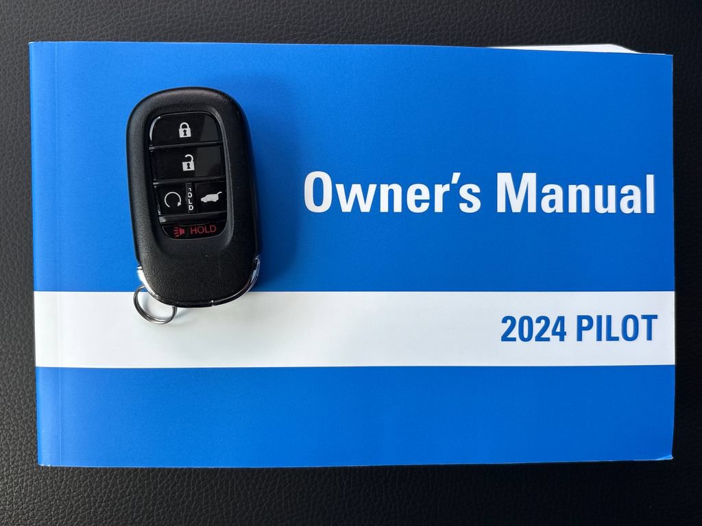 Used 2024 Honda Pilot Touring image 22