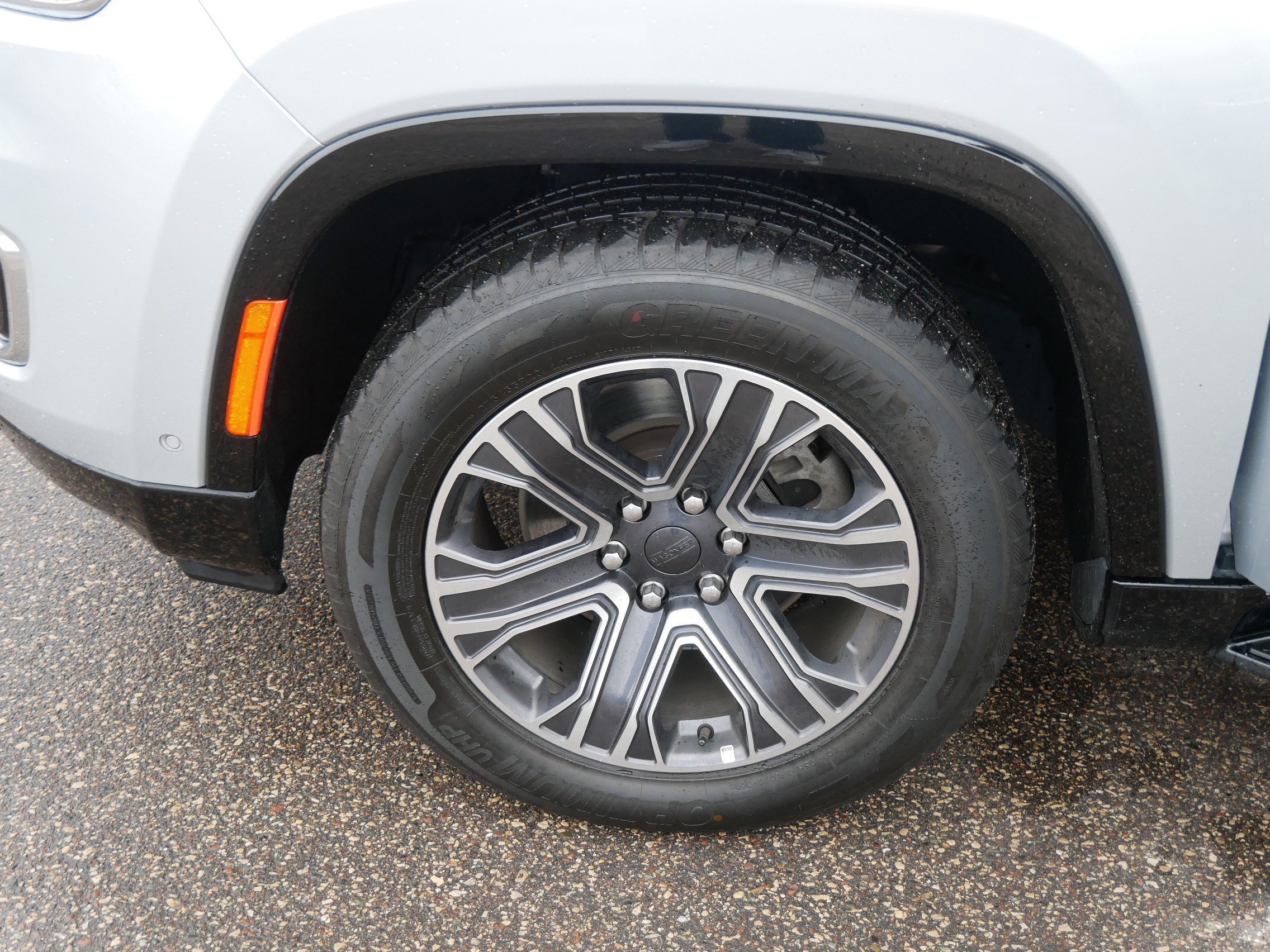 Used 2024 Jeep Wagoneer L Series II image 15