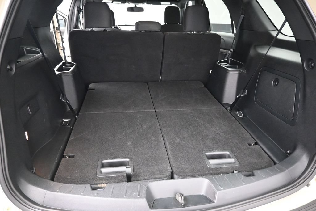 Certified 2018 Ford Explorer XLT w/ Equipment Group 201A FWD image 10