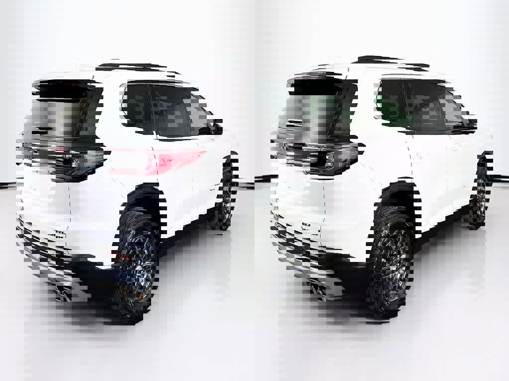 Used 2025 GMC Acadia Elevation image 5