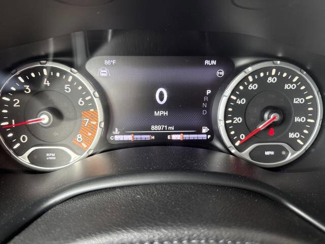 Used 2021 Jeep Renegade Latitude w/ Convenience Group AWD/4WD image 12