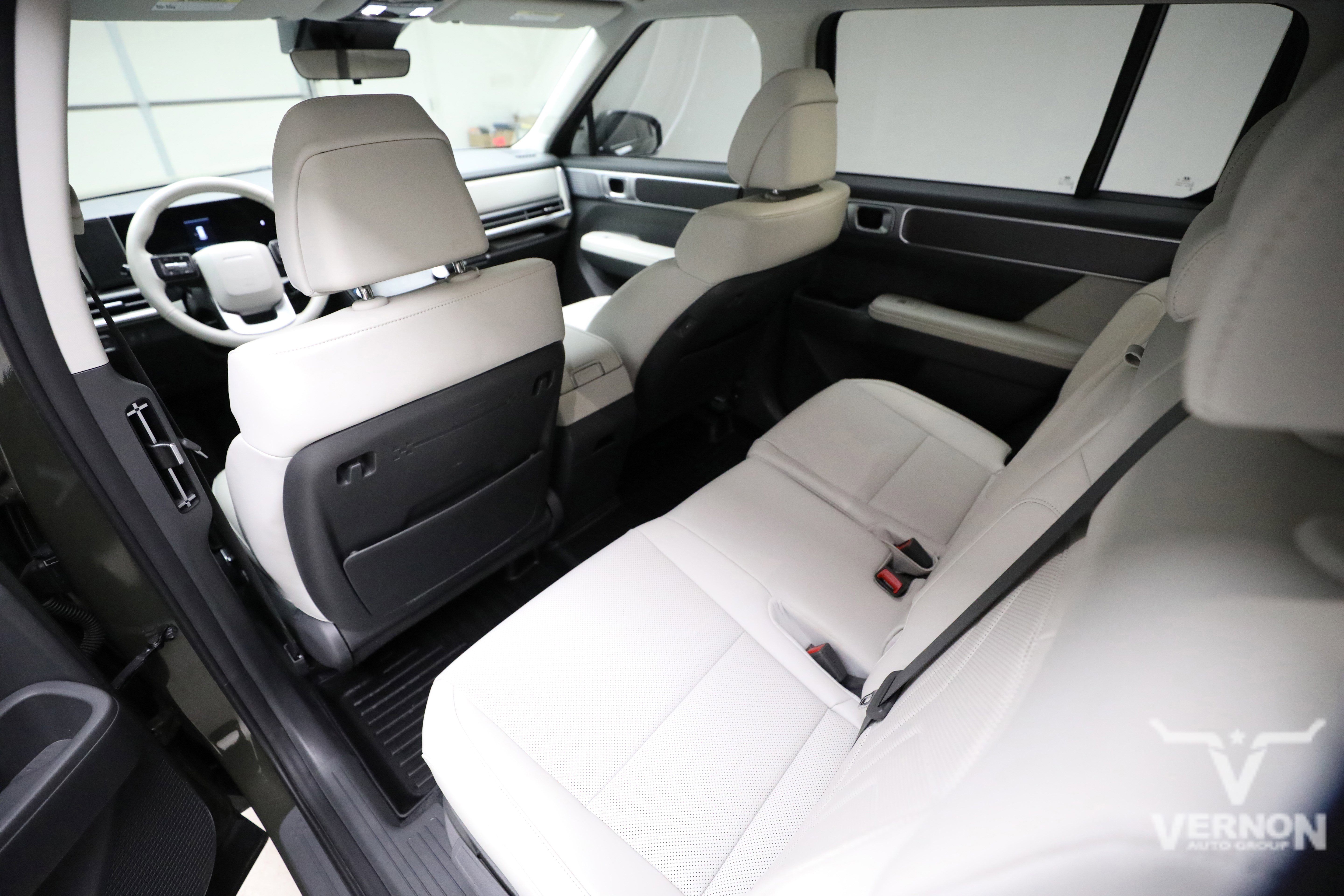 Used 2025 Hyundai Santa Fe SEL FWD image 9
