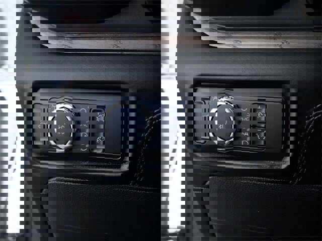 Certified 2021 Ford Explorer Platinum w/ Equipment Group 601A image 25